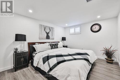 60 Galbraith Drive, Hamilton, ON - Indoor Photo Showing Bedroom