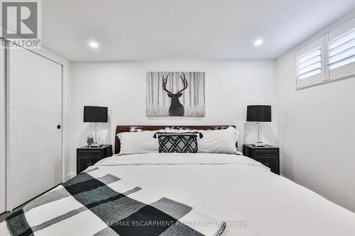 60 Galbraith Drive, Hamilton, ON - Indoor Photo Showing Bedroom