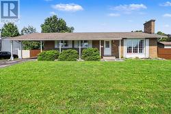 139 ABBEYHILL DRIVE  Ottawa, ON K2L 1H6
