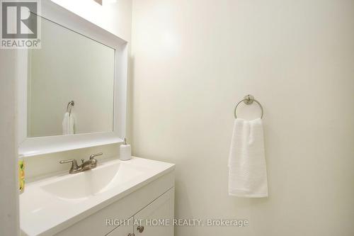 865 Attersley Drive, Oshawa, ON - Indoor Photo Showing Bathroom