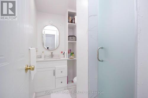 865 Attersley Drive, Oshawa, ON - Indoor Photo Showing Bathroom
