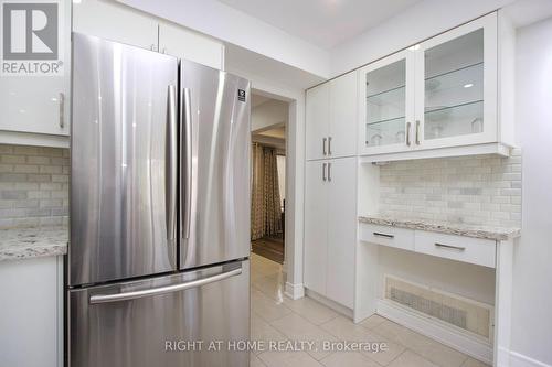 865 Attersley Drive, Oshawa, ON - Indoor Photo Showing Kitchen