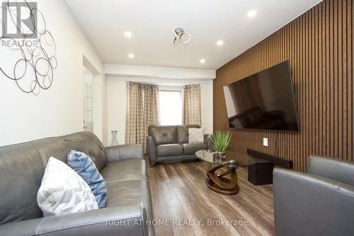 865 Attersley Drive, Oshawa, ON - Indoor Photo Showing Living Room