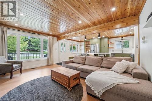 223 Carter Avenue, Waterloo, ON - Indoor Photo Showing Living Room