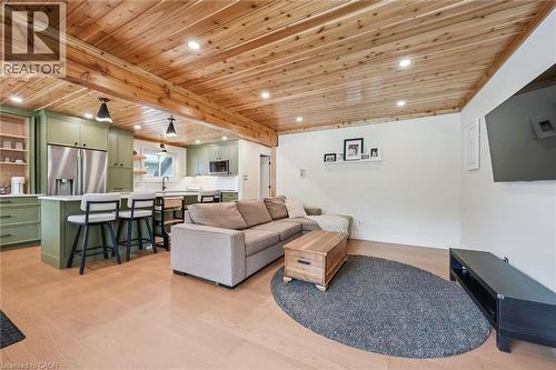223 Carter Avenue, Waterloo, ON - Indoor Photo Showing Living Room