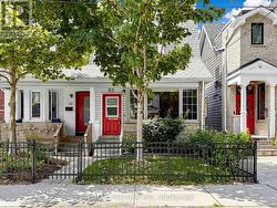 32 RITCHIE AVENUE  Toronto, ON M6R 2J8