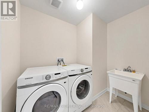 380 Leanne Lane, Shelburne, ON - Indoor Photo Showing Laundry Room