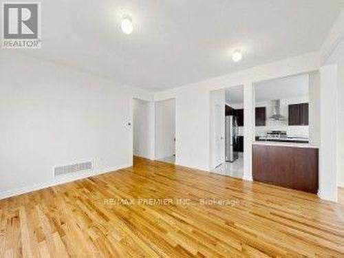380 Leanne Lane, Shelburne, ON - Indoor Photo Showing Kitchen