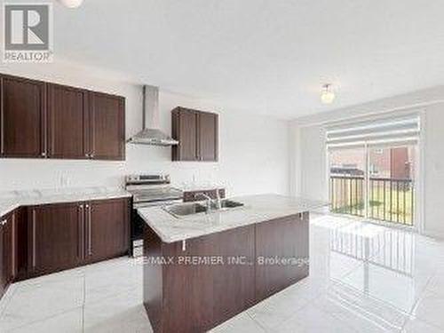 380 Leanne Lane, Shelburne, ON - Indoor Photo Showing Kitchen
