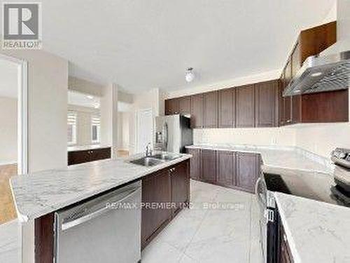 380 Leanne Lane, Shelburne, ON - Indoor Photo Showing Kitchen With Double Sink
