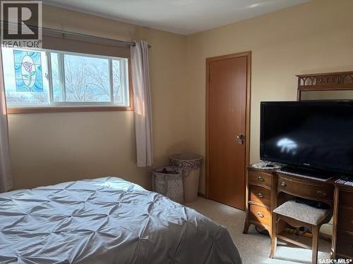 211 Throne Street, Sceptre, SK - Indoor Photo Showing Bedroom
