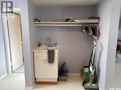 211 Throne Street, Sceptre, SK - Indoor With Storage