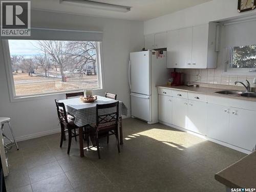 211 Throne Street, Sceptre, SK - Indoor Photo Showing Other Room