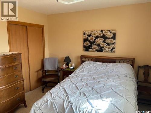 211 Throne Street, Sceptre, SK - Indoor Photo Showing Bedroom