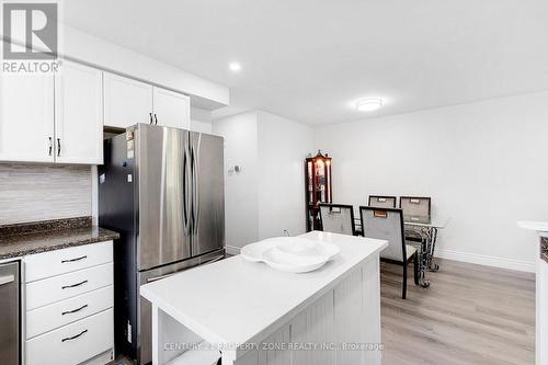 137 Nickolas Crescent, Cambridge, ON - Indoor Photo Showing Kitchen