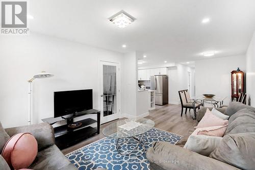 137 Nickolas Crescent, Cambridge, ON - Indoor Photo Showing Living Room