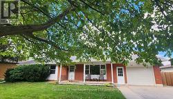 54 GLENDALE DRIVE Tillsonburg, ON N4G 1J5
