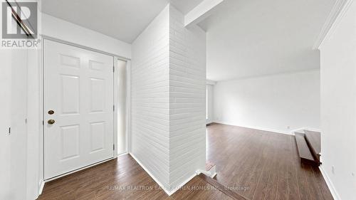 3 GREENGATE ROAD , Toronto, Ontario M3B 1E7 3