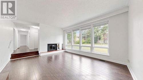 3 GREENGATE ROAD , Toronto, Ontario M3B 1E7 4