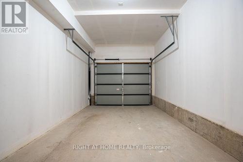 161 Everett Common, St. Catharines, ON - Indoor Photo Showing Garage