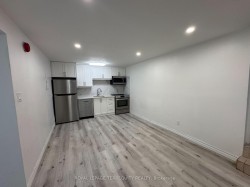 Unit 3-118 Christie Street Toronto, ON M6G 3B2