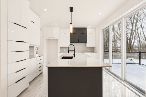Cuisine - 77 33E Avenue, Saint-Blaise-Sur-Richelieu, QC - Indoor Photo Showing Kitchen With Upgraded Kitchen