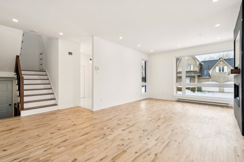 Salon - 77 33E Avenue, Saint-Blaise-Sur-Richelieu, QC - Indoor Photo Showing Other Room