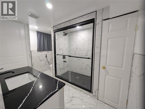 1867 Kent, Windsor, ON - Indoor