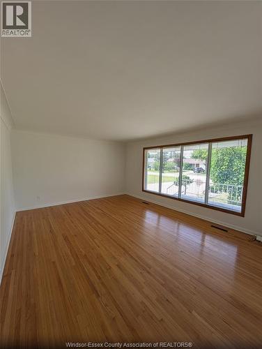 1867 Kent, Windsor, ON - Indoor Photo Showing Other Room
