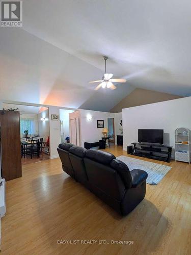 2135 Champlain Road, Tiny, ON - Indoor