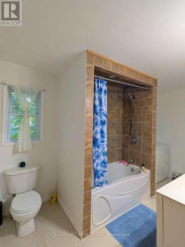 2135 Champlain Road, Tiny, ON - Indoor Photo Showing Bathroom
