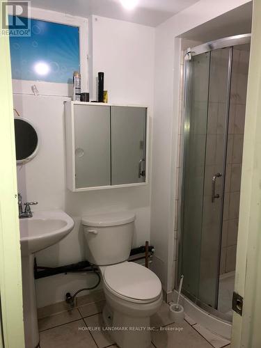 105 Whitehorn Crescent, Toronto, ON - Indoor Photo Showing Bathroom