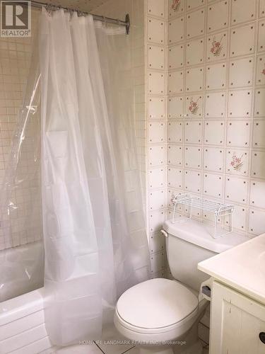 105 Whitehorn Crescent, Toronto, ON - Indoor Photo Showing Bathroom