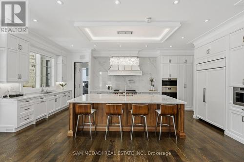 1342 Nocturne Court, Mississauga, ON - Indoor Photo Showing Kitchen With Upgraded Kitchen