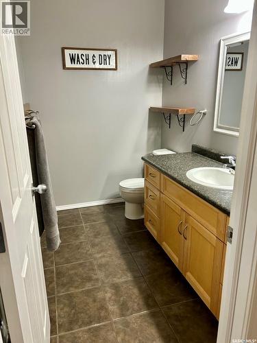 418 Crystal Crescent, Warman, SK - Indoor Photo Showing Bathroom