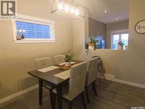 652 Ells Crescent, Saskatoon, SK - Indoor Photo Showing Dining Room
