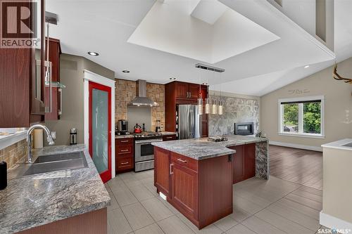 140 10Th Street, Humboldt, SK - Indoor Photo Showing Kitchen With Double Sink