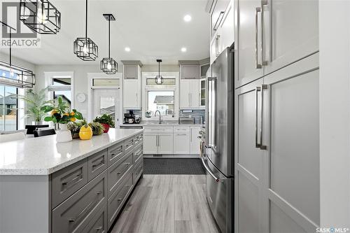 701 Casper Crescent, Warman, SK - Indoor Photo Showing Kitchen With Upgraded Kitchen
