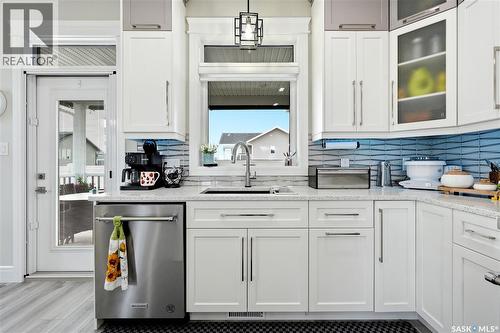 701 Casper Crescent, Warman, SK - Indoor Photo Showing Kitchen