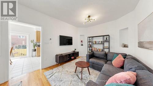 13 Pamgrey Road, Markham, ON - Indoor Photo Showing Living Room