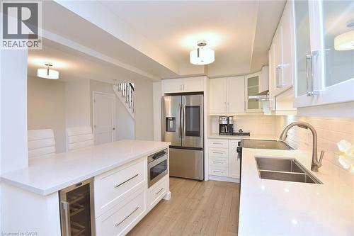 519 Southridge Drive, Hamilton, ON - Indoor Photo Showing Kitchen With Stainless Steel Kitchen With Double Sink With Upgraded Kitchen