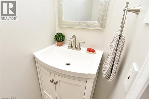 Powder Room - 519 Southridge Drive, Hamilton, ON - Indoor Photo Showing Bathroom