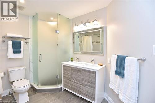 519 Southridge Drive, Hamilton, ON - Indoor Photo Showing Bathroom