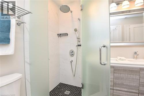 519 Southridge Drive, Hamilton, ON - Indoor Photo Showing Bathroom