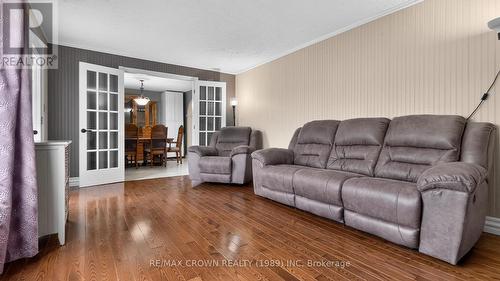 524 Kitchener Street, Hearst, ON - Indoor Photo Showing Living Room