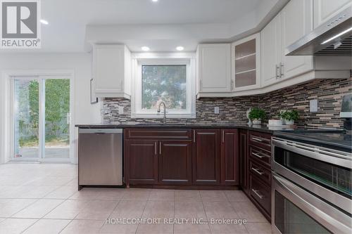 68 Grace Crescent, Barrie, ON - Indoor Photo Showing Kitchen With Upgraded Kitchen