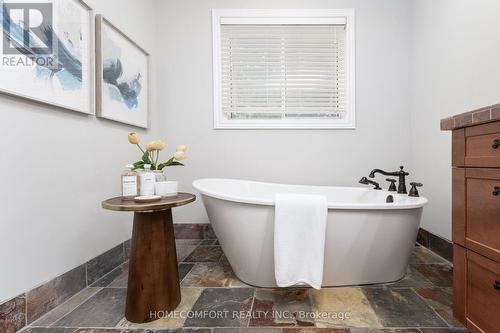 68 Grace Crescent, Barrie, ON - Indoor Photo Showing Bathroom