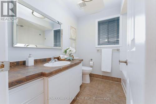 68 Grace Crescent, Barrie, ON - Indoor Photo Showing Bathroom