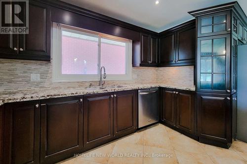 138 Rifle Range Road, Hamilton, ON - Indoor Photo Showing Kitchen