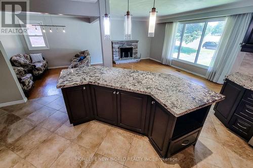 138 Rifle Range Road, Hamilton, ON - Indoor Photo Showing Kitchen